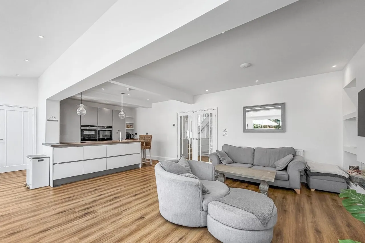 Delahays Road, Hale, Cheshire WA15 8DS, photo 14