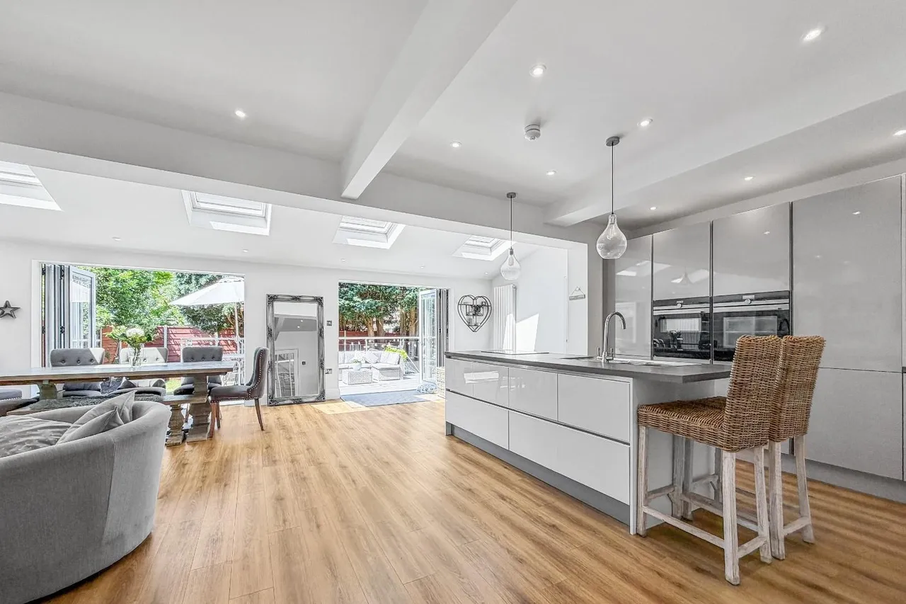 Delahays Road, Hale, Cheshire WA15 8DS, photo 7