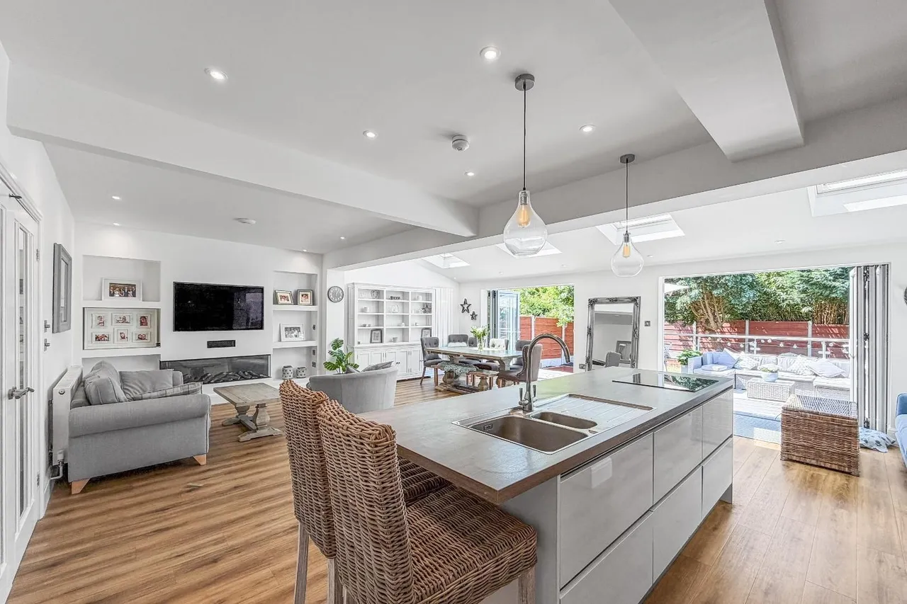 Delahays Road, Hale, Cheshire WA15 8DS, photo 8