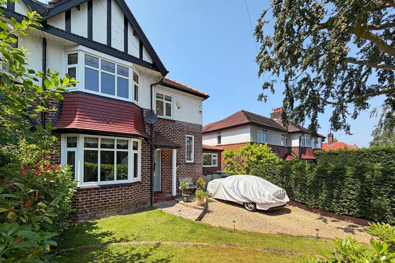 Delahays Road, Hale, Cheshire WA15 8DS, photo 43