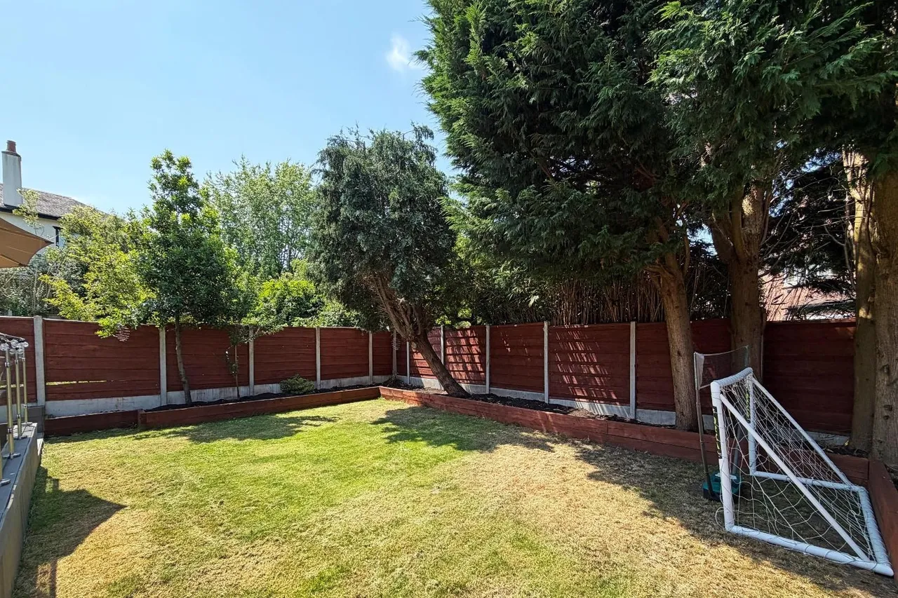 Delahays Road, Hale, Cheshire WA15 8DS, photo 26