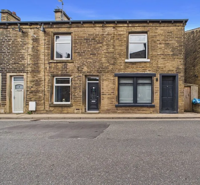 3 bed house to rent — New Road, Mytholmroyd, West Yorkshire, HX7