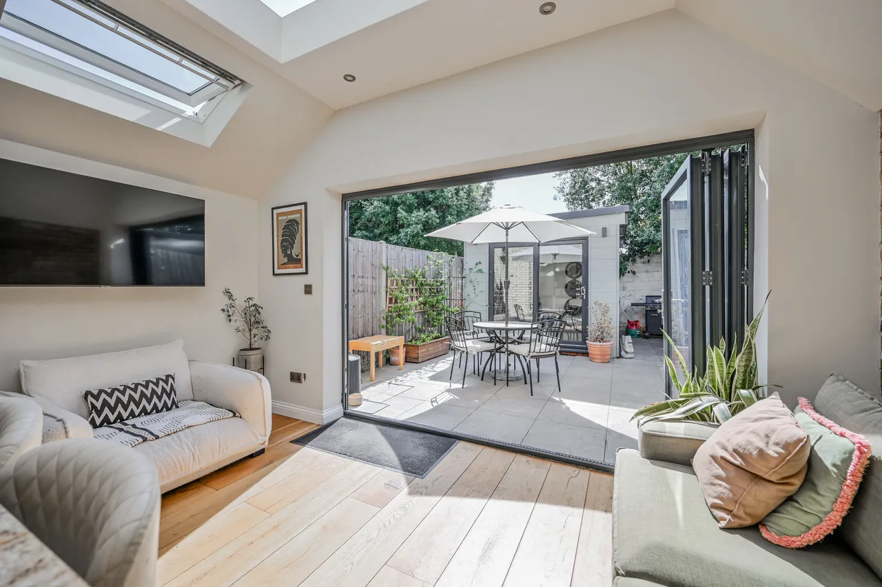 10 Exmouth Road, London, photo 2