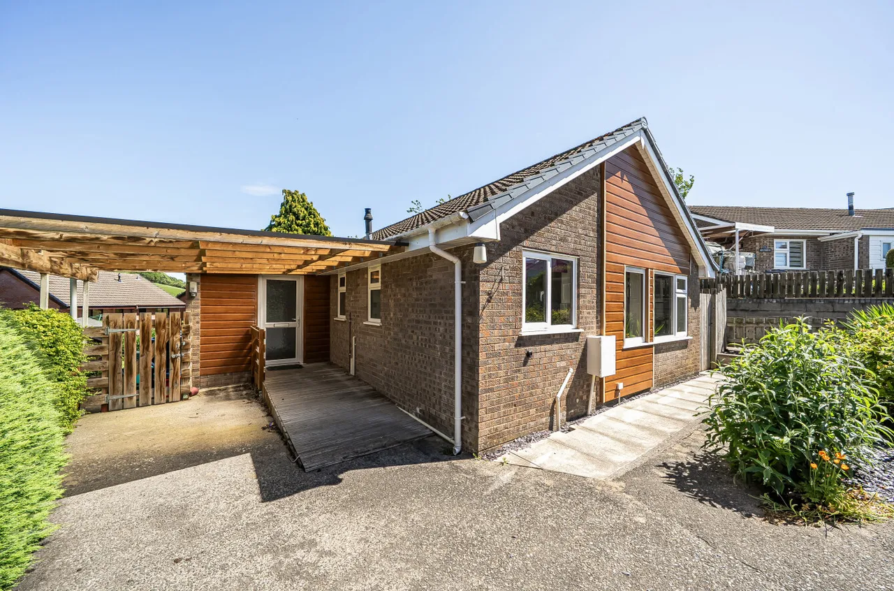 Ash Close, Newtown, photo 18