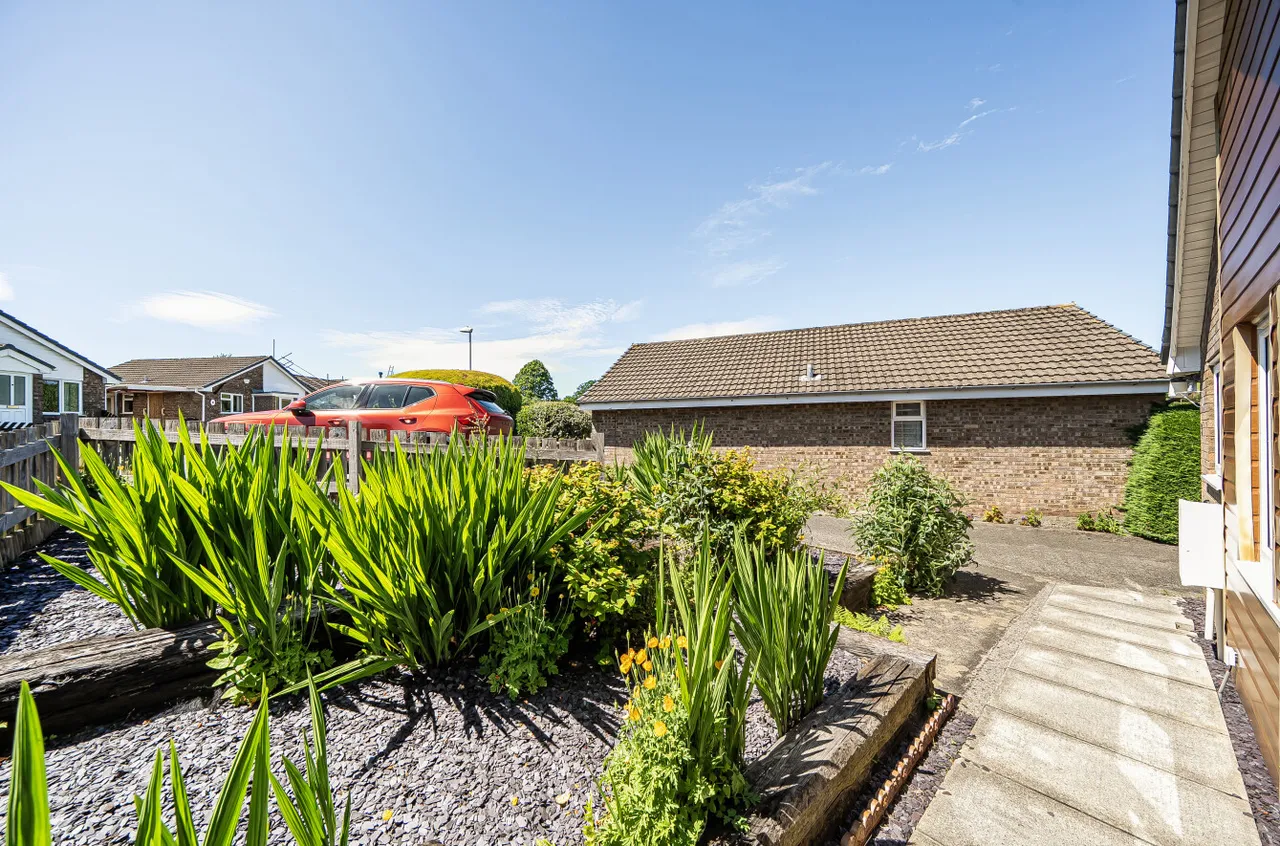 Ash Close, Newtown, photo 16