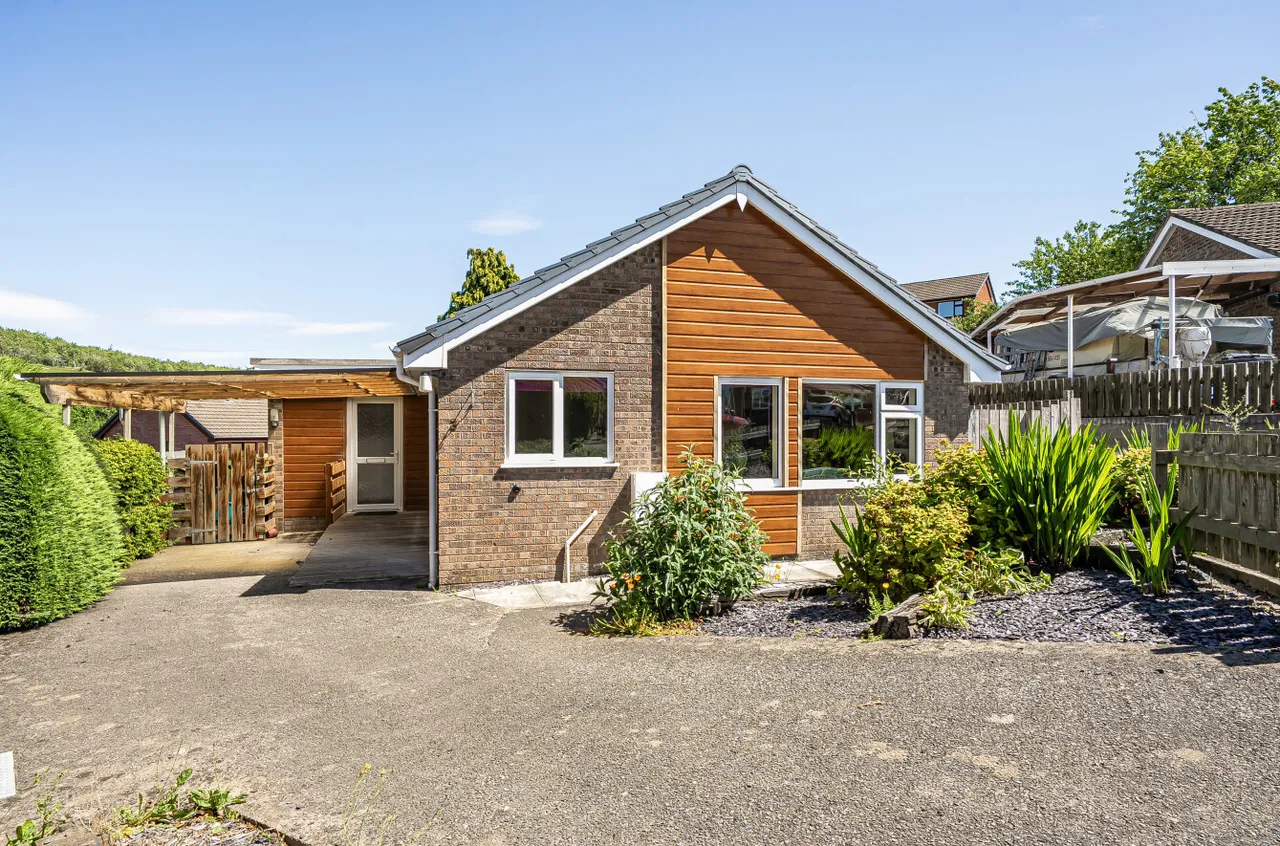 Ash Close, Newtown, photo 17
