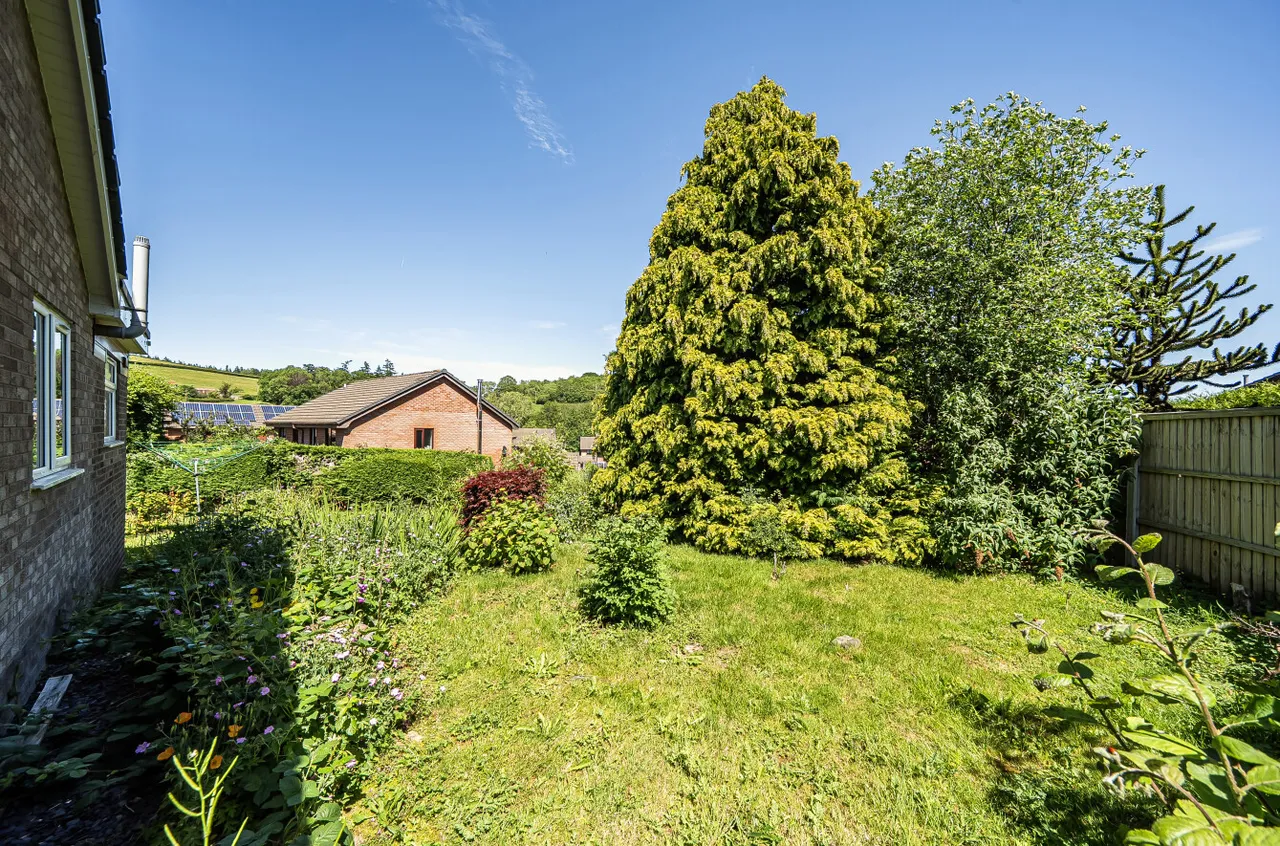 Ash Close, Newtown, photo 14