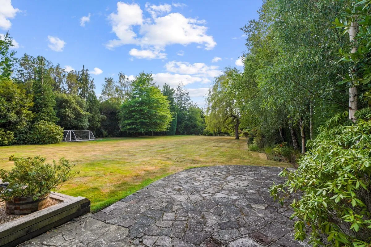 New Road, Esher, KT10, photo 12