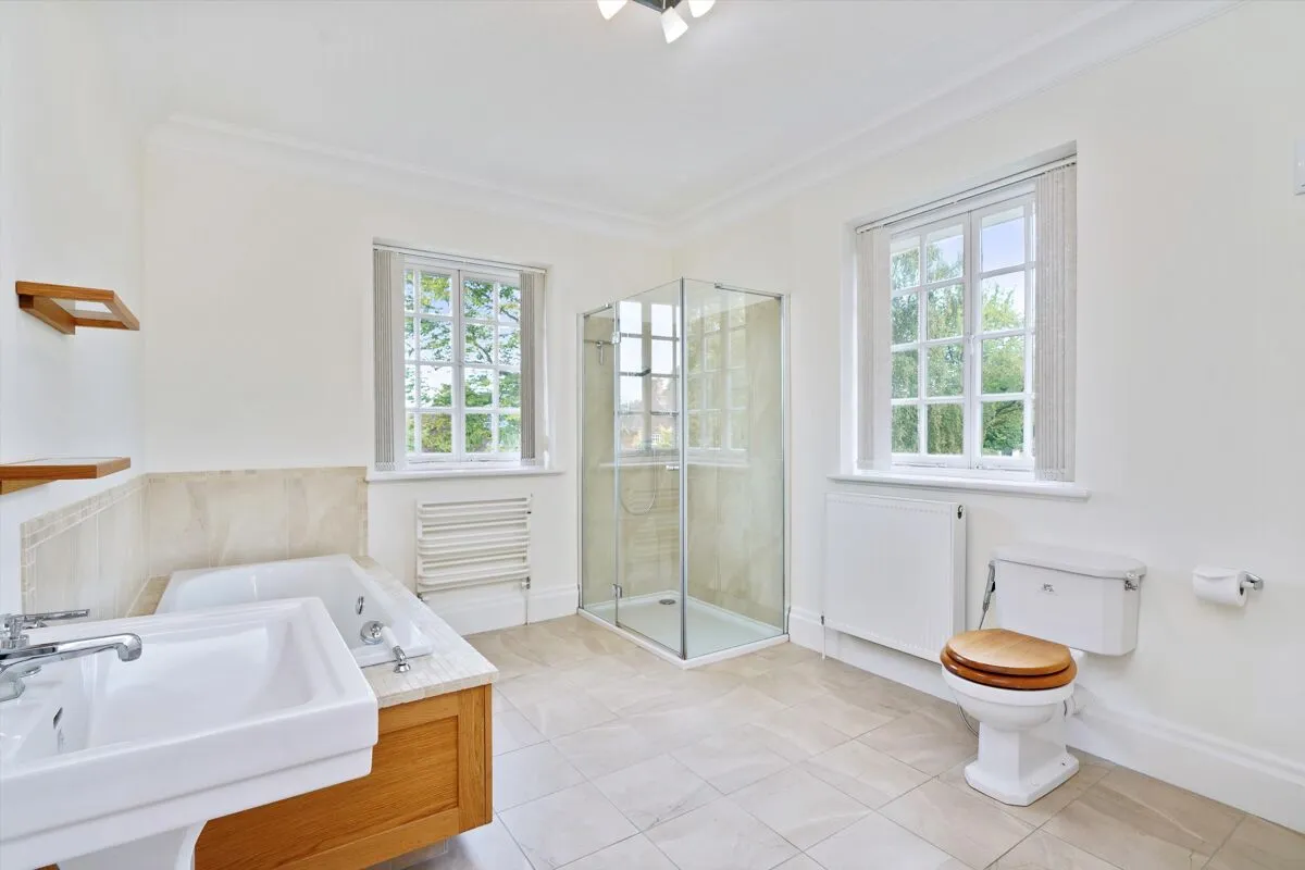 New Road, Esher, KT10, photo 8