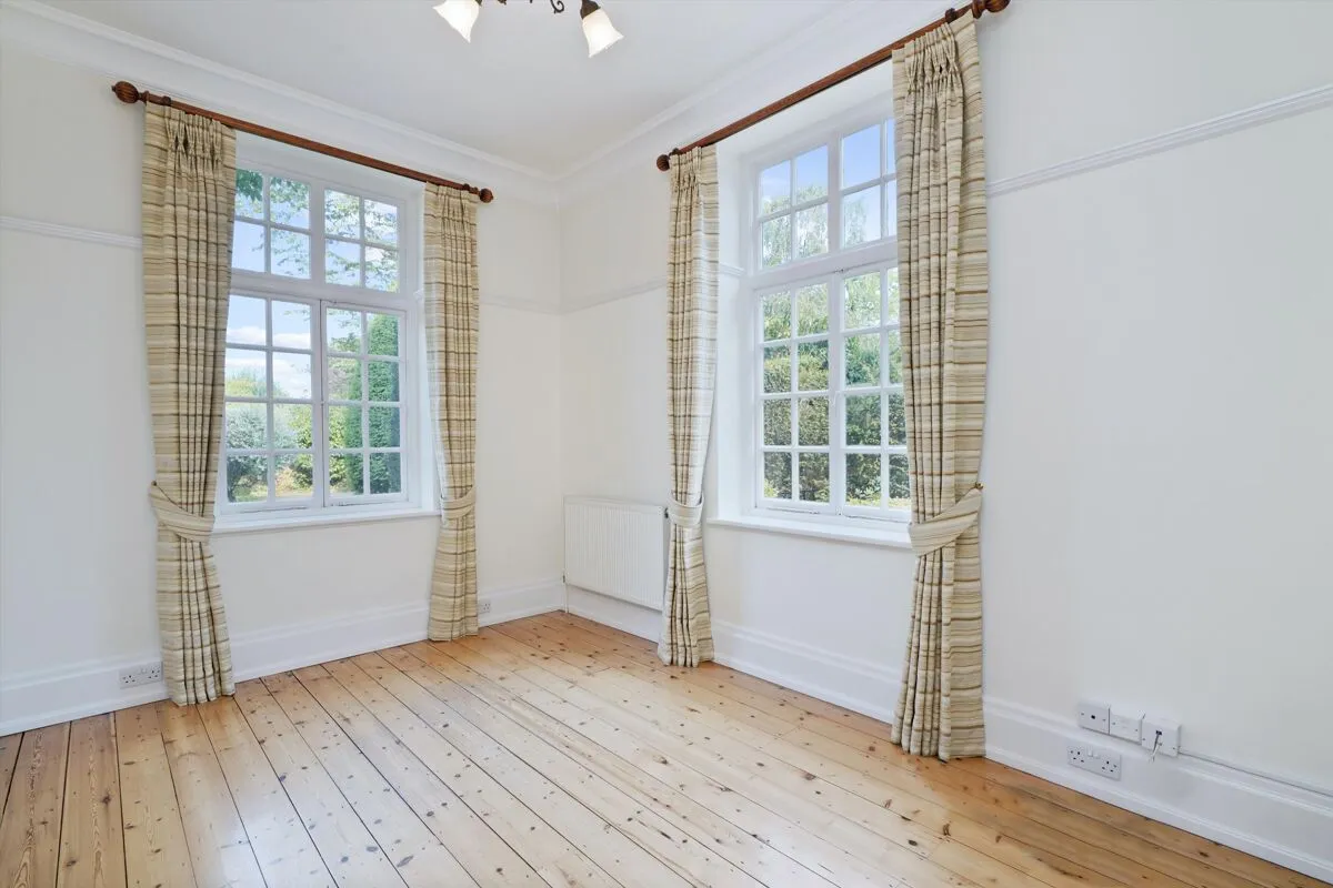 New Road, Esher, KT10, photo 6