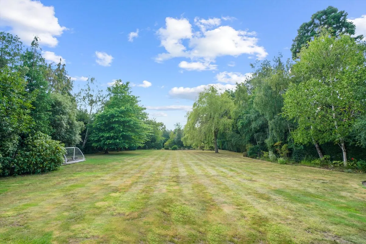 New Road, Esher, KT10, photo 11