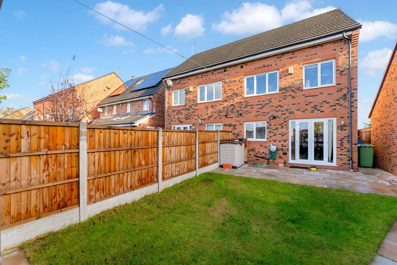 Langley Beck, Widnes, WA8, photo 15