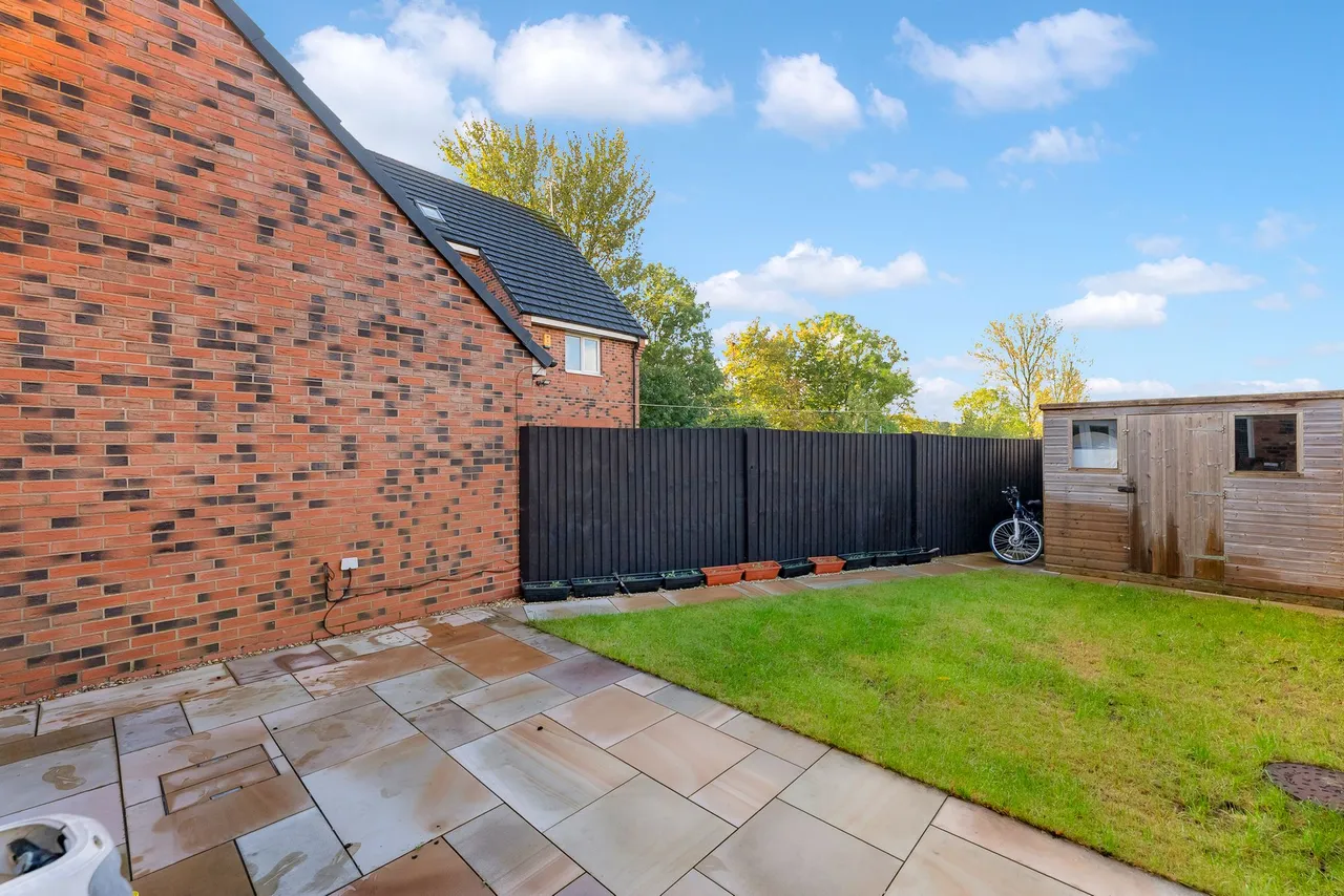 Langley Beck, Widnes, WA8, photo 17