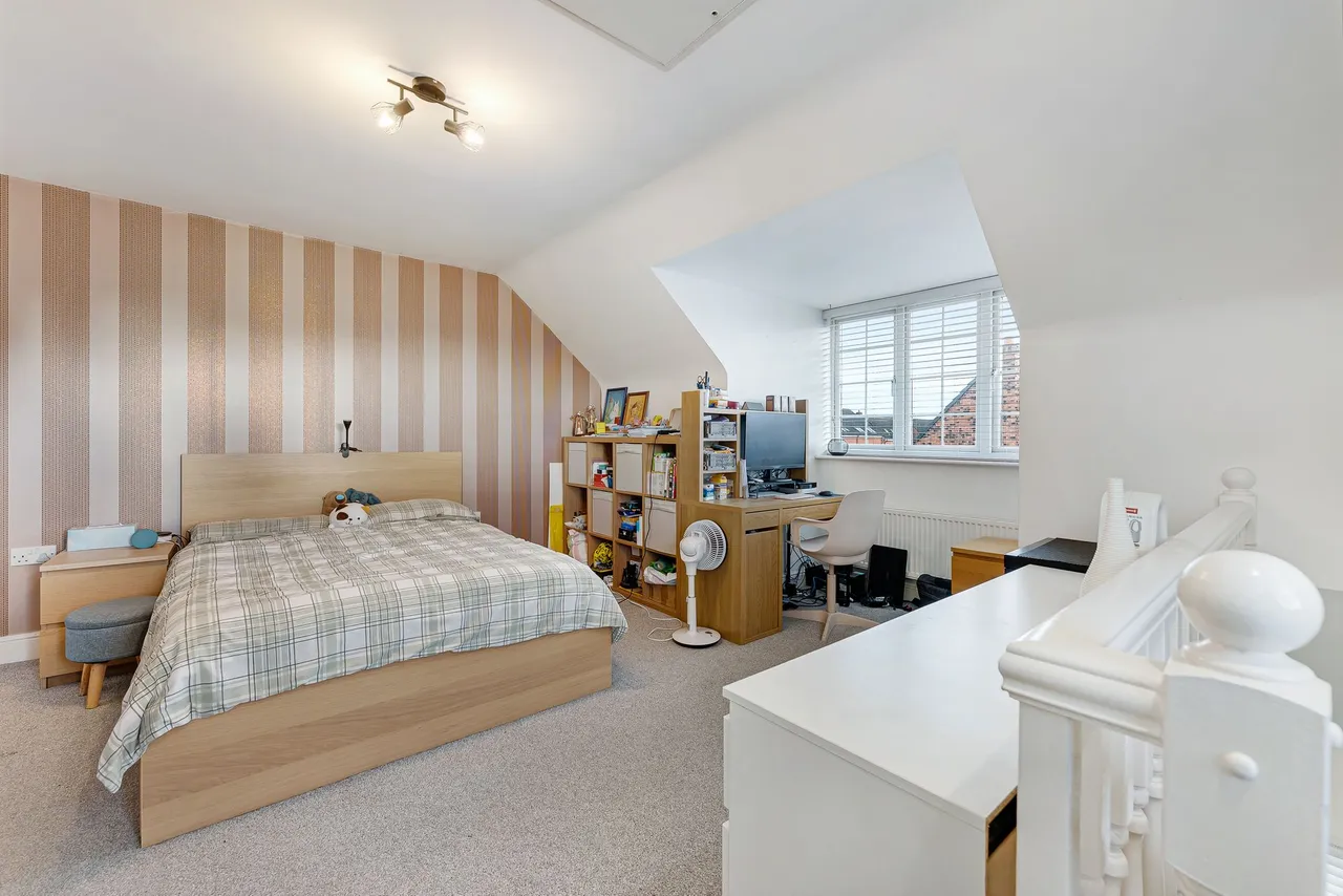 Langley Beck, Widnes, WA8, photo 10