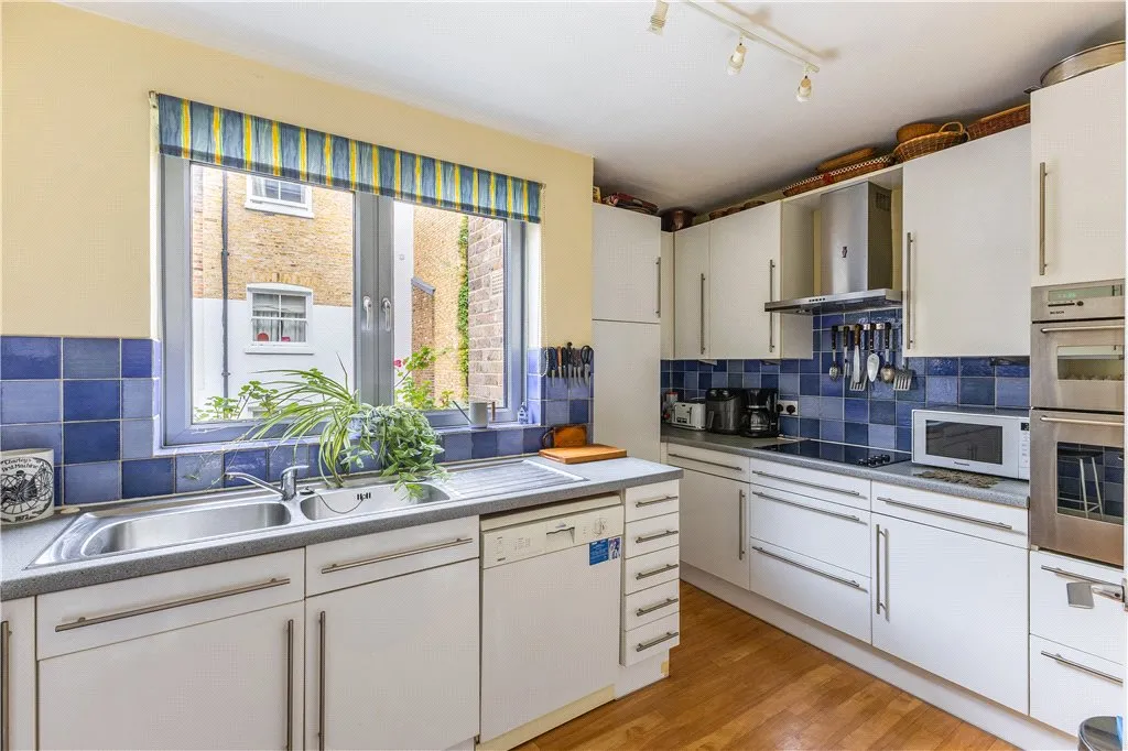 Shaftesbury Mews, London, W8 6, photo 30