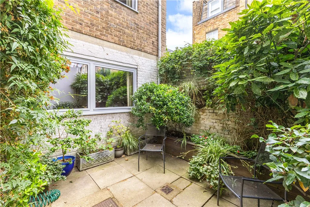 Shaftesbury Mews, London, W8 6, photo 22