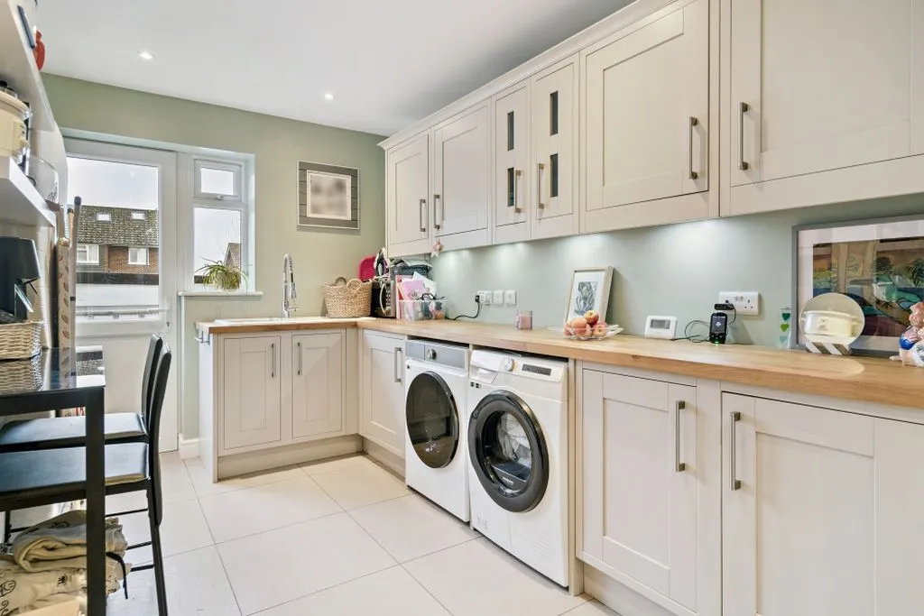 Laburnum Close, Marlow SL7 3LF, photo 11