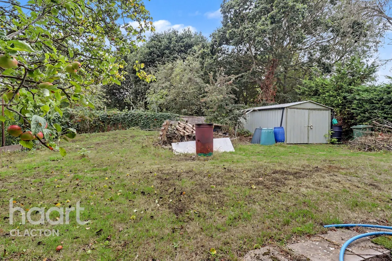 Thorpe Road, Frinton-On-Sea, CO13, photo 26
