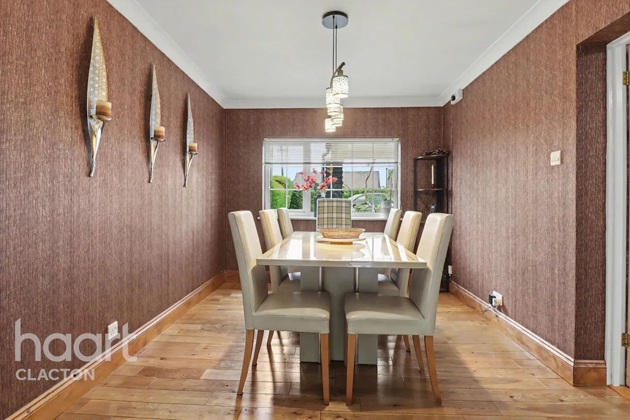 Thorpe Road, Frinton-On-Sea, CO13, photo 6