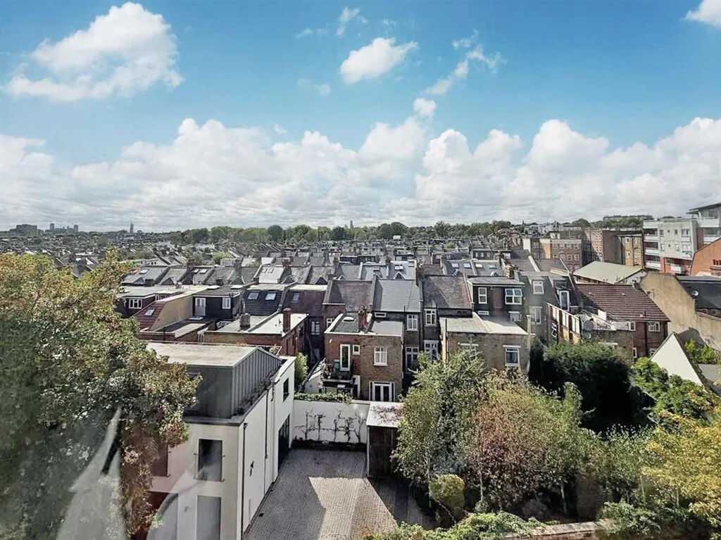 St. Julians Road, London, photo 2