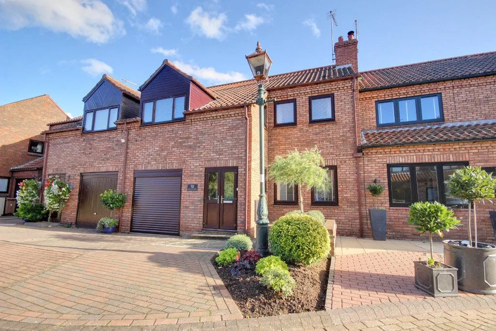 4 bed house for sale, Waltham Lane, Beverley