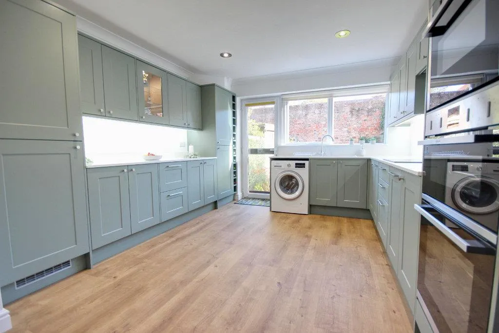 Waltham Lane, Beverley, photo 6