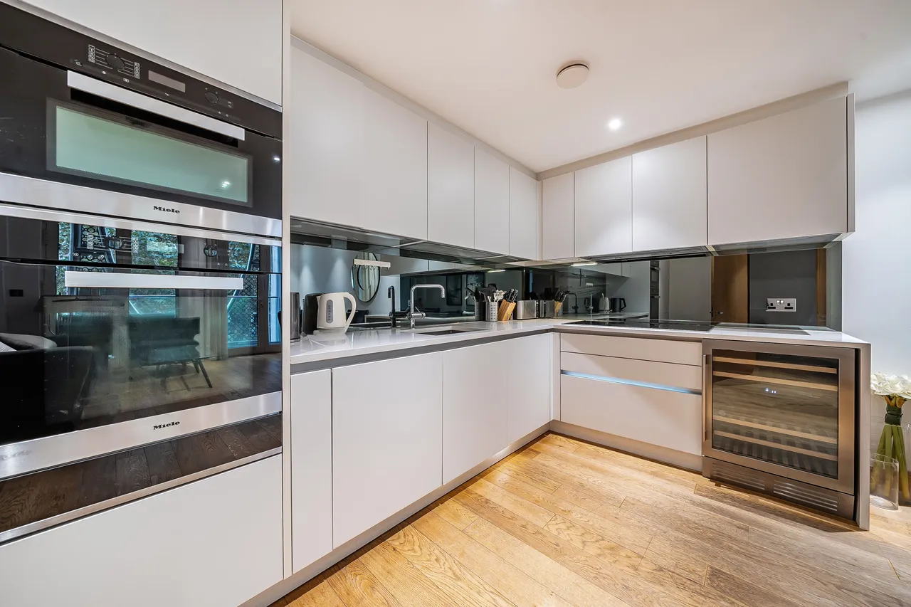 Horseferry Road, SW1P, photo 2