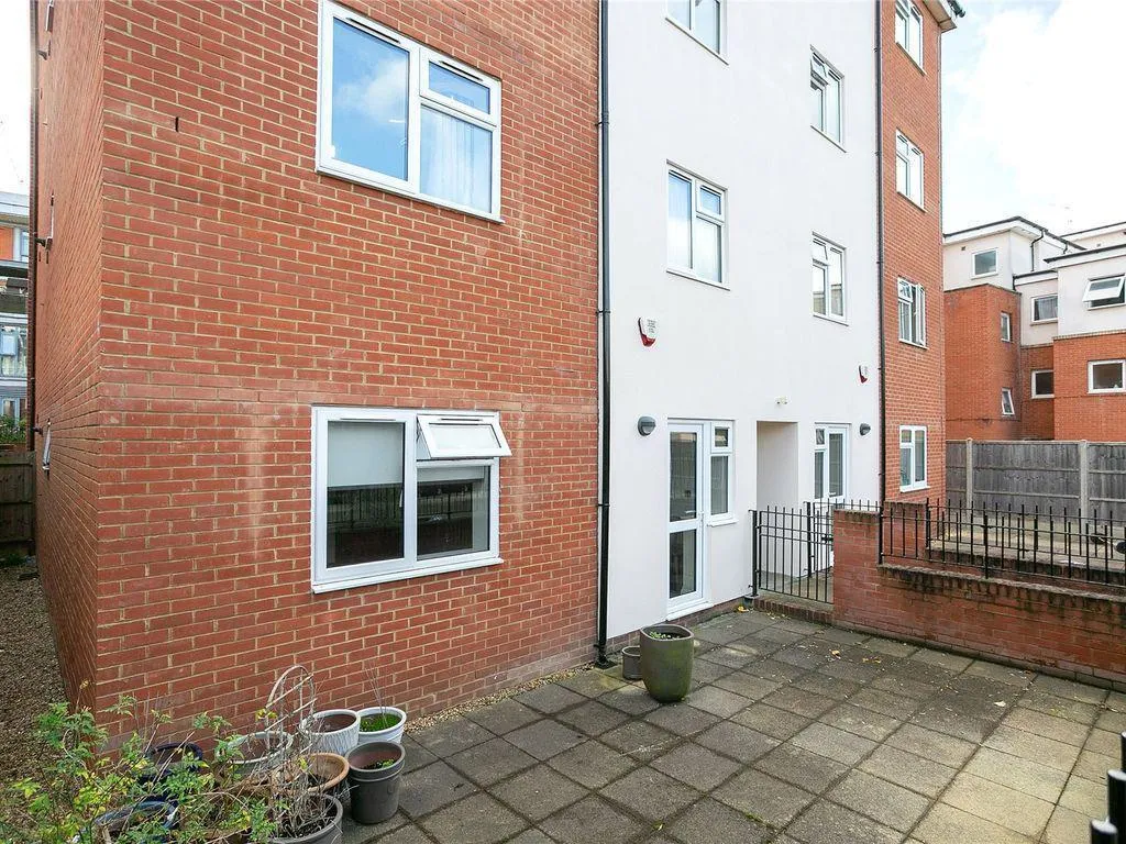 Whippendell Road, Watford, WD18, photo 12