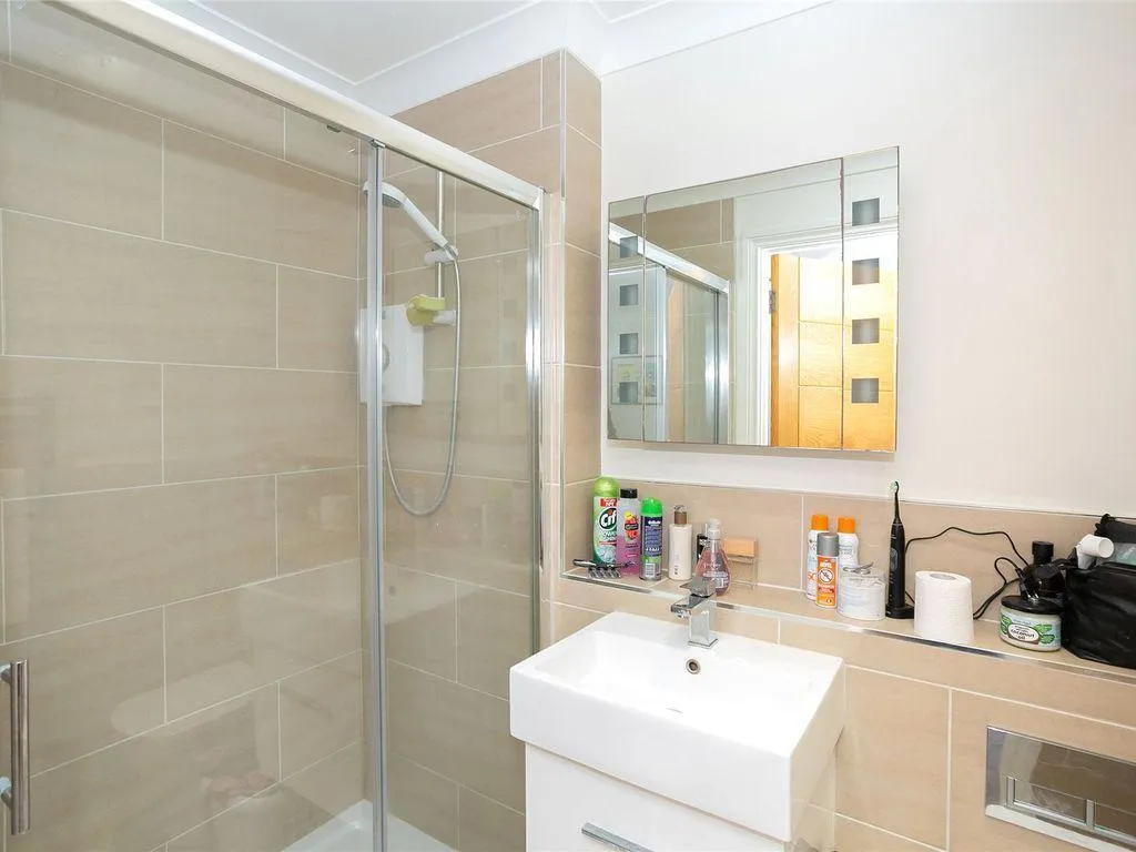 Whippendell Road, Watford, WD18, photo 18