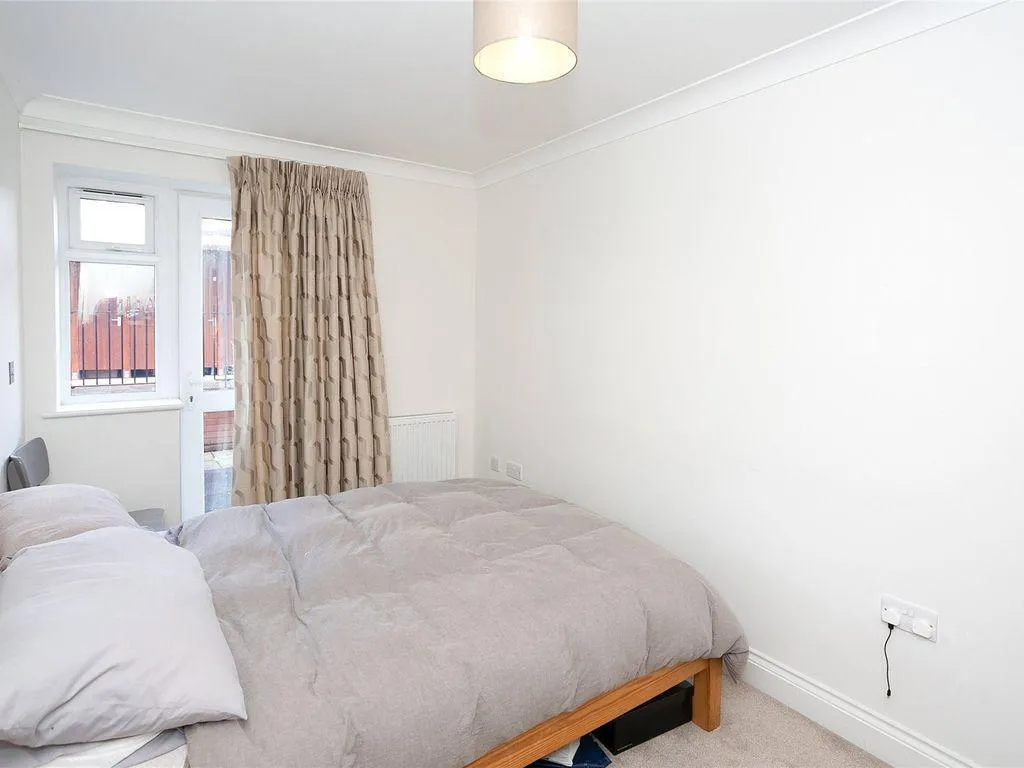 Whippendell Road, Watford, WD18, photo 19