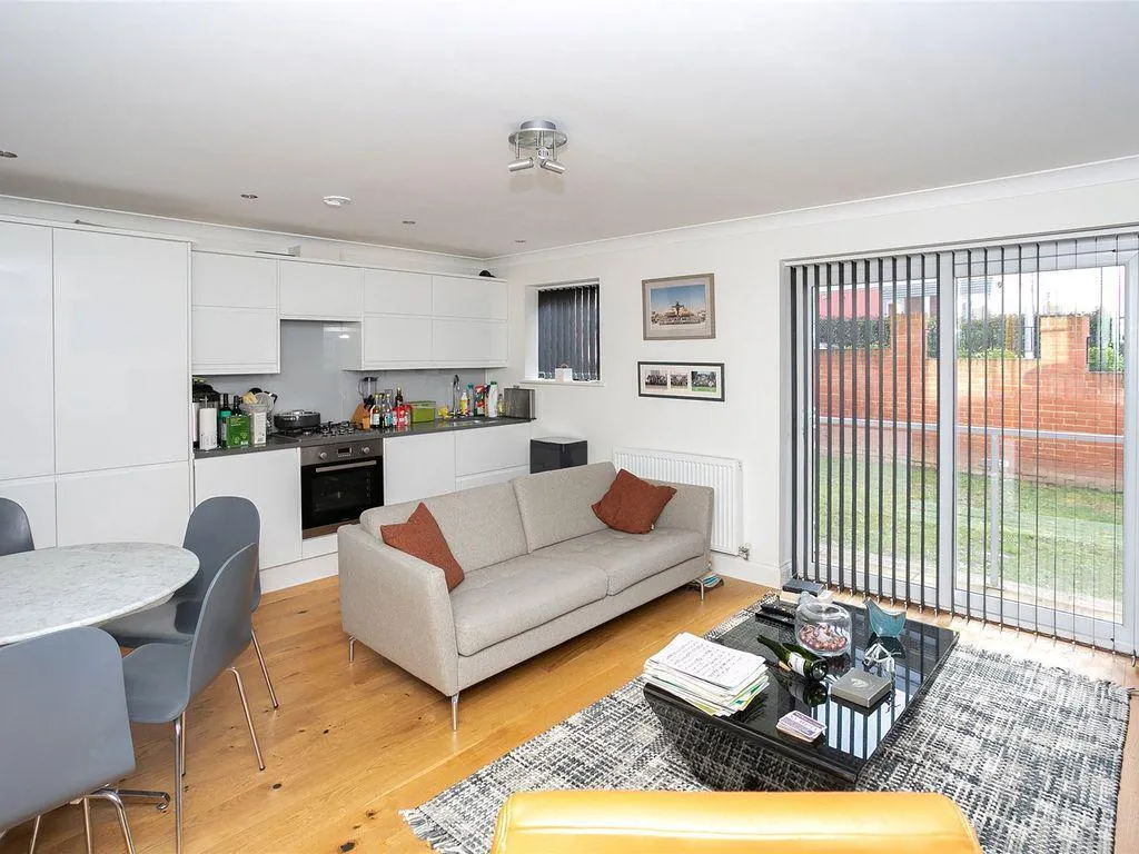 Whippendell Road, Watford, WD18, photo 20