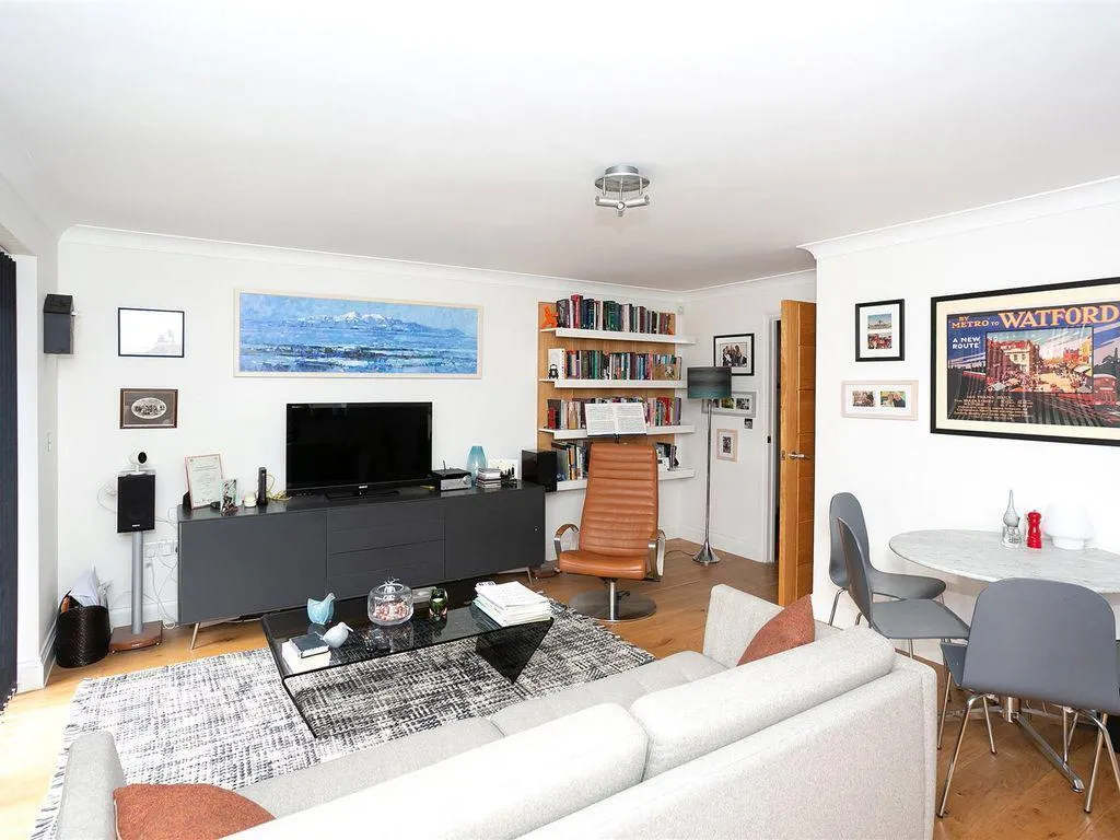Whippendell Road, Watford, WD18, photo 15