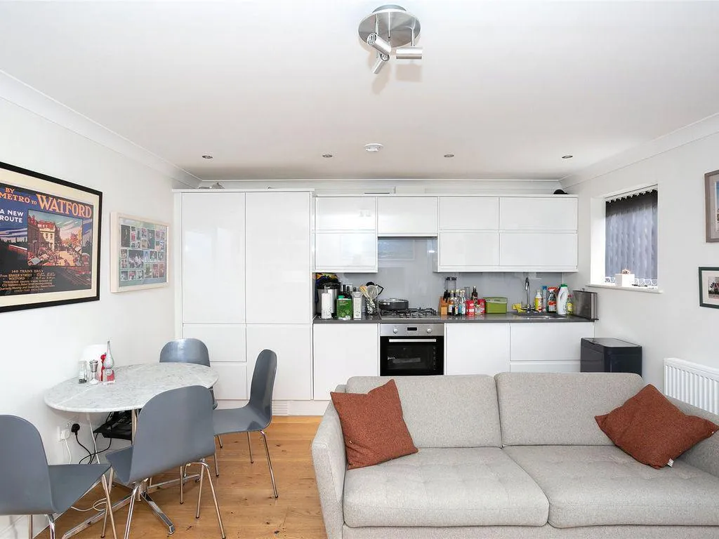 Whippendell Road, Watford, WD18, photo 10