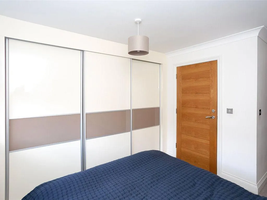 Whippendell Road, Watford, WD18, photo 17