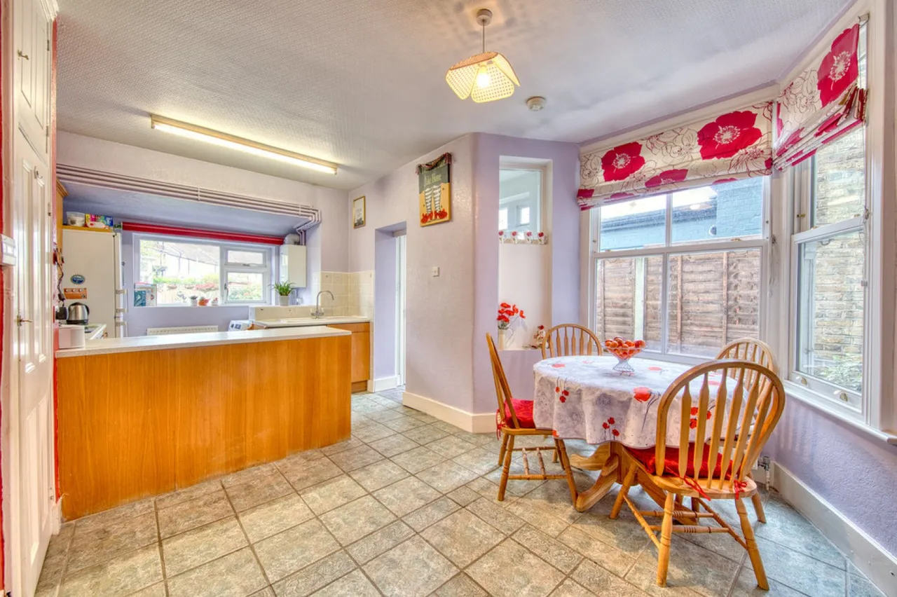 Dover Road, Aldersbrook, photo 3