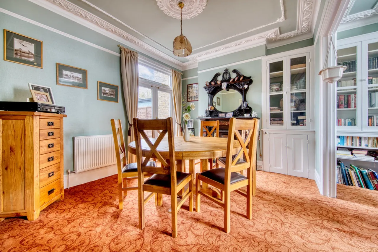 Dover Road, Aldersbrook, photo 7