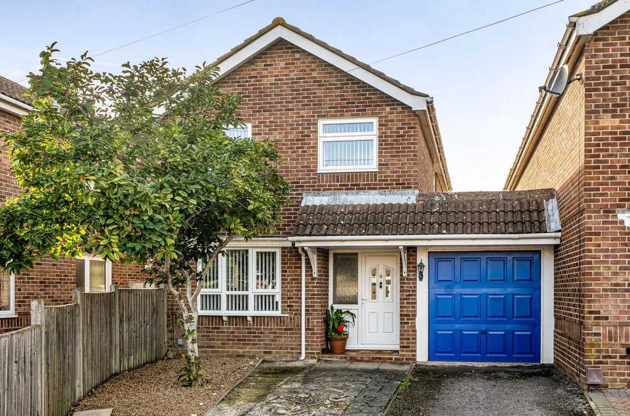 Marlborough Close, Chichester, PO19, photo 5