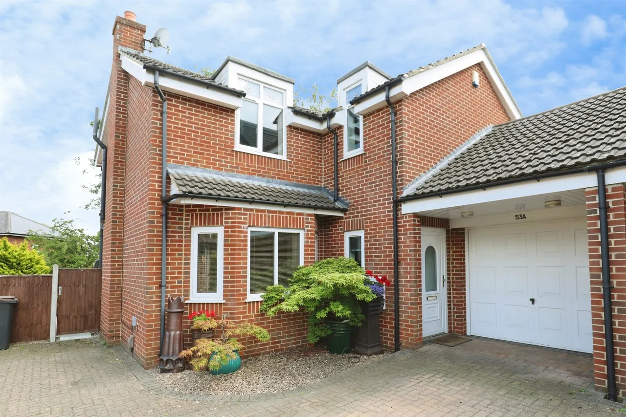 4 bed house for sale — Lancaster Park Road, HARROGATE