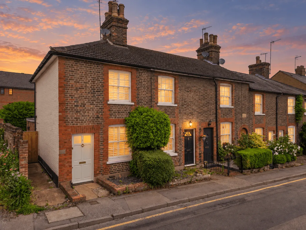 2 bed property to rent — Manor Street, Berkhamsted