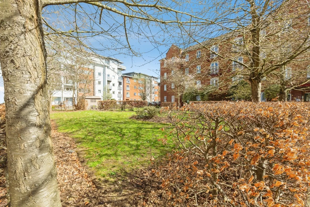 Coxhill Way, Aylesbury, Buckinghamshire, HP21, photo 9