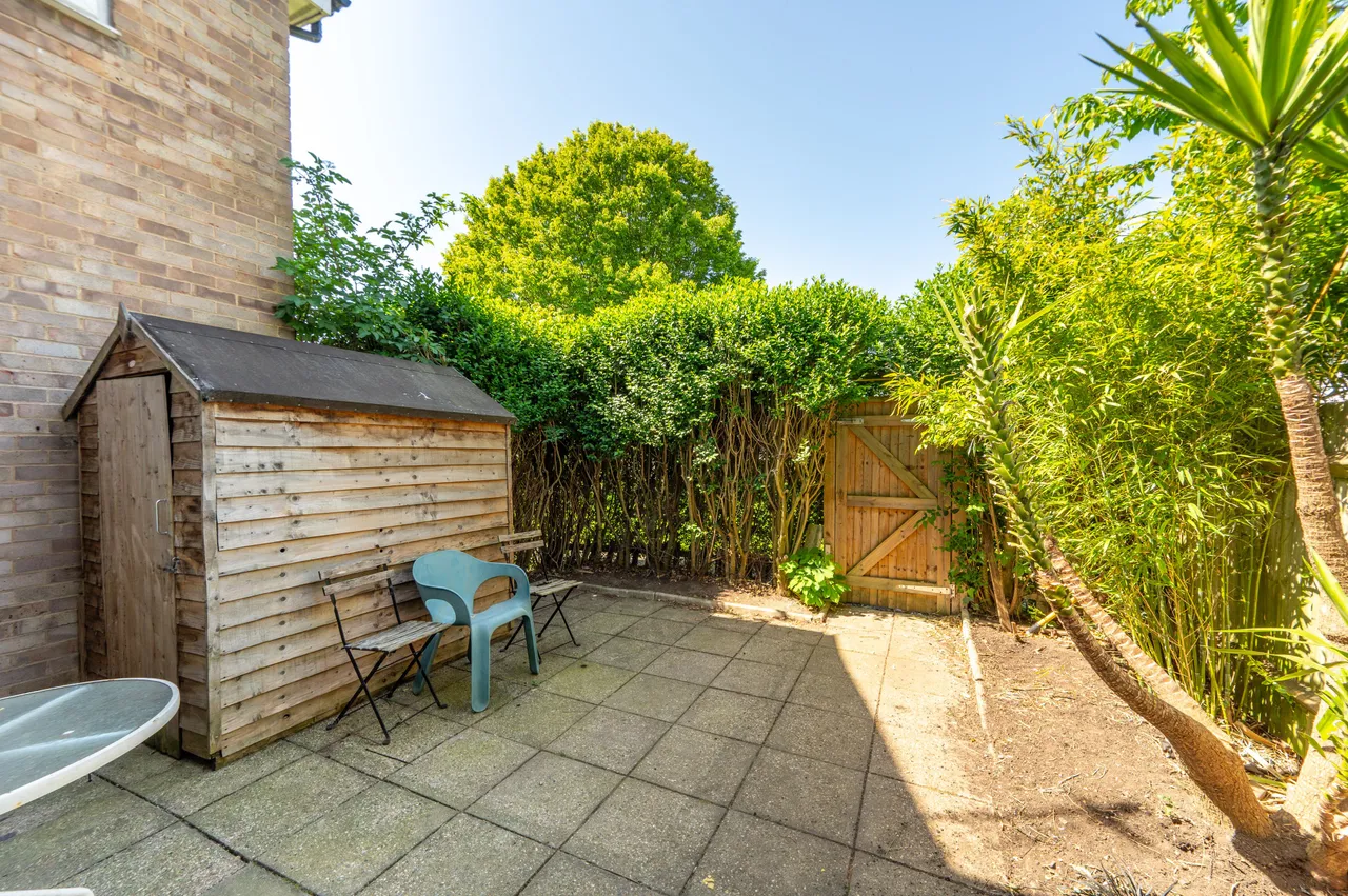 19 Sancroft Close, London, photo 4