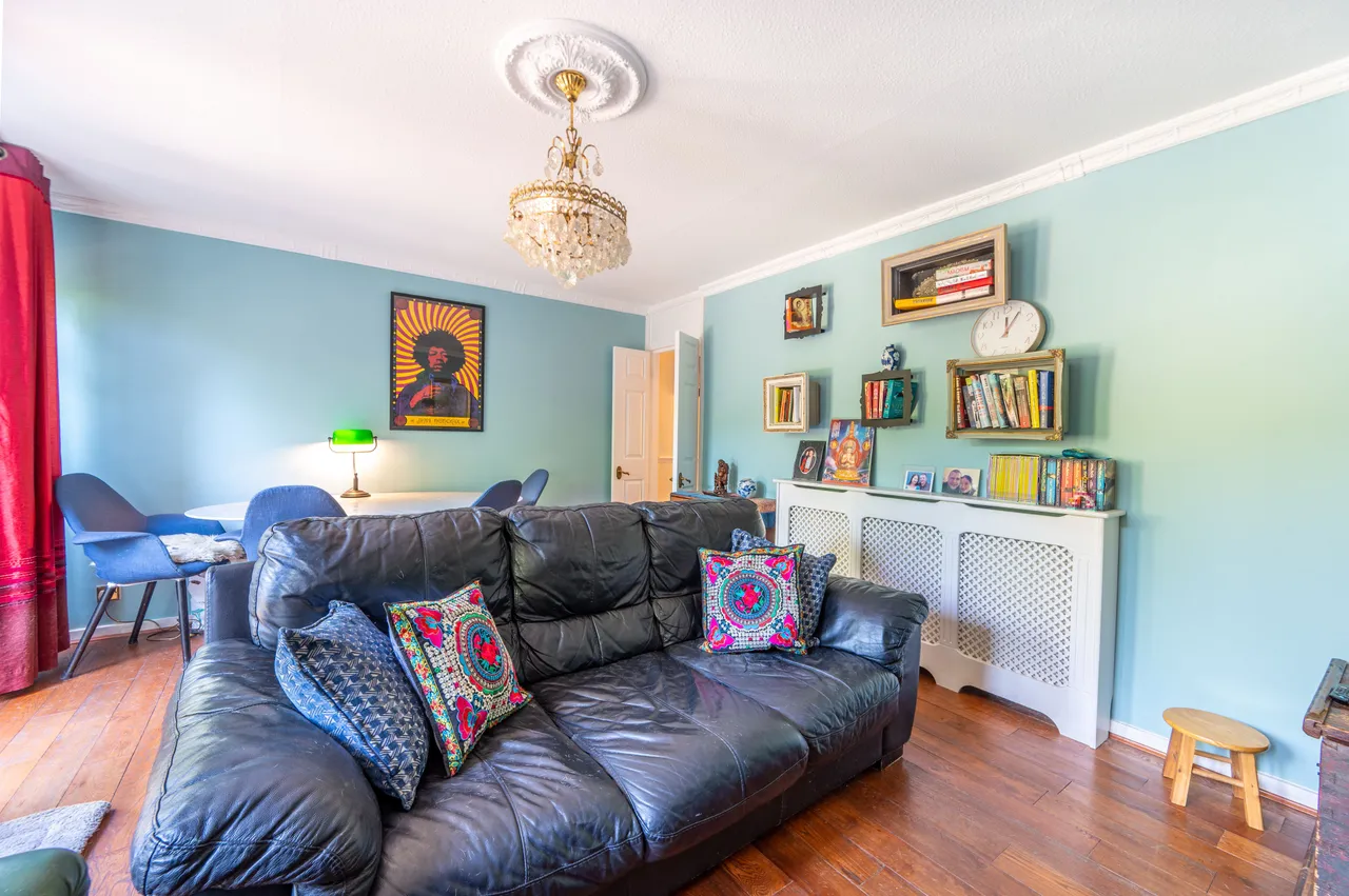 19 Sancroft Close, London, photo 8