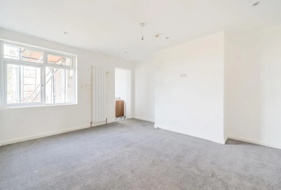 Lammas Avenue, Mitcham, CR4, photo 13