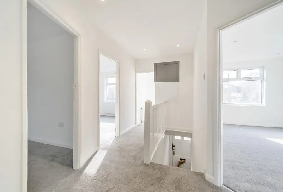 Lammas Avenue, Mitcham, CR4, photo 3