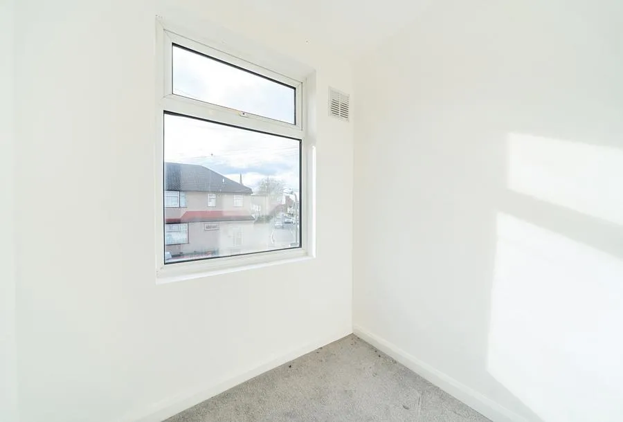 Lammas Avenue, Mitcham, CR4, photo 18