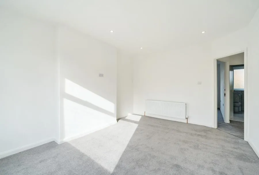 Lammas Avenue, Mitcham, CR4, photo 17