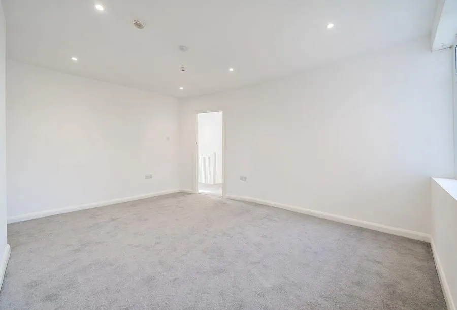 Lammas Avenue, Mitcham, CR4, photo 15