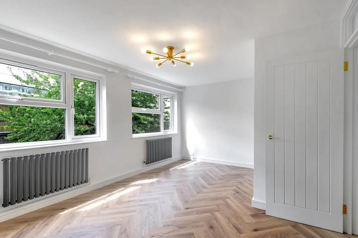 1 bed flat for sale, Larch Close, Balham, SW12