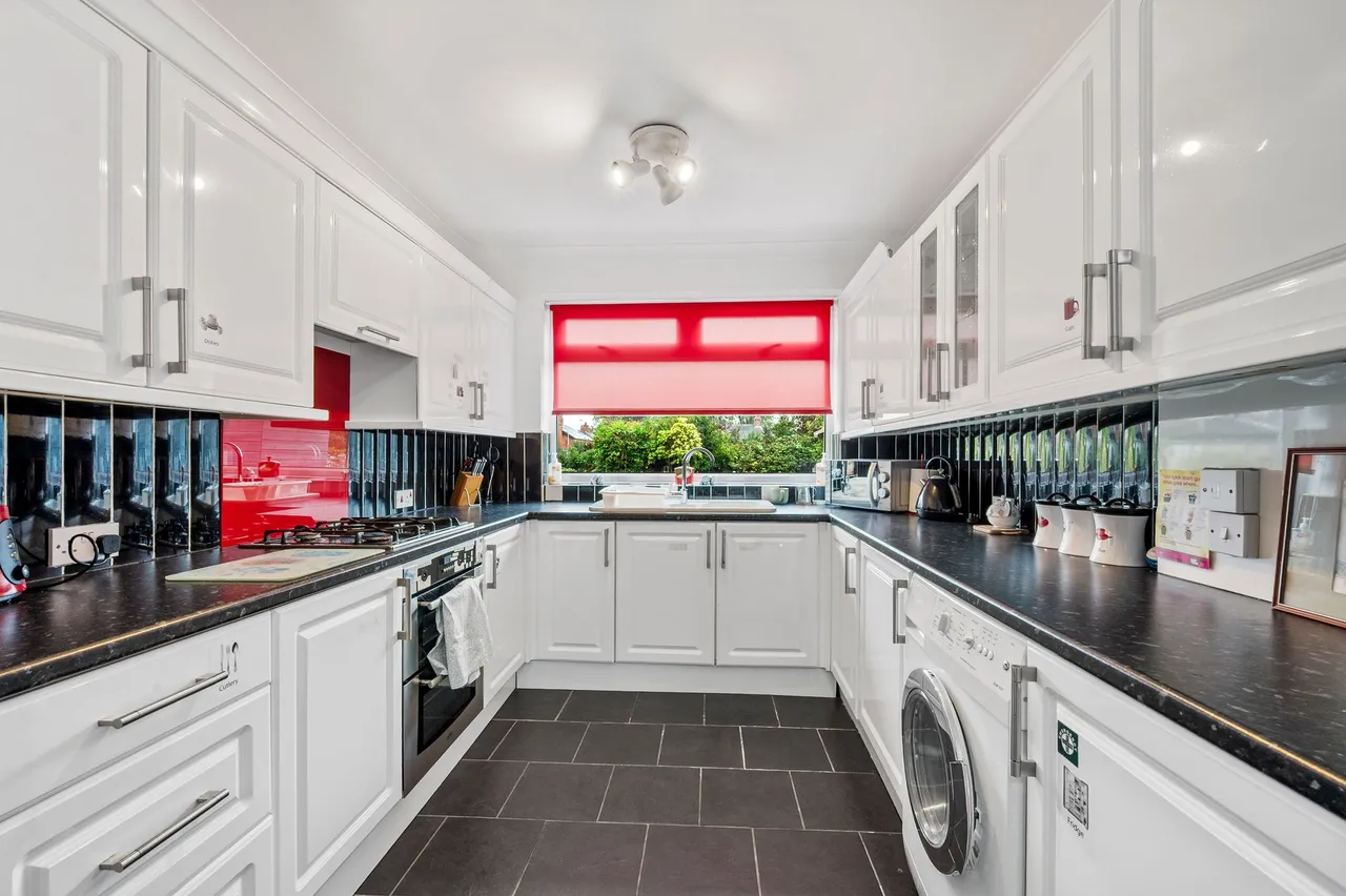 Kiln Lane, Dentons Green, WA10, photo 8
