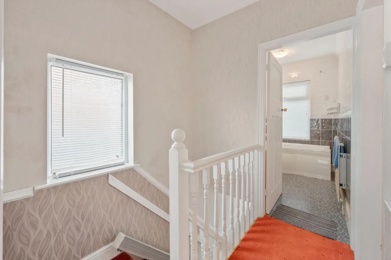 Kiln Lane, Dentons Green, WA10, photo 14